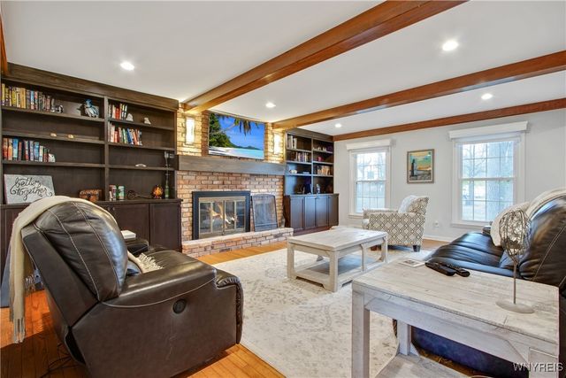 95 Wood Acres Drive, Amherst, NY 14051