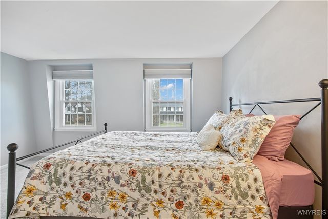 95 Wood Acres Drive, Amherst, NY 14051