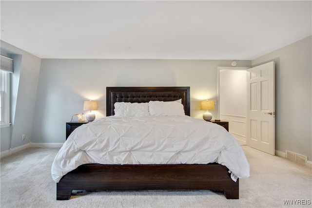 95 Wood Acres Drive, Amherst, NY 14051