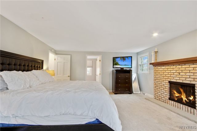 95 Wood Acres Drive, Amherst, NY 14051