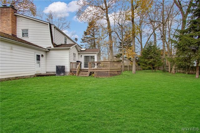 95 Wood Acres Drive, Amherst, NY 14051