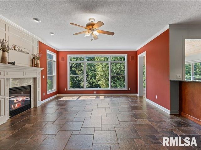 6800 Ridges Court, Bettendorf, IA 52722