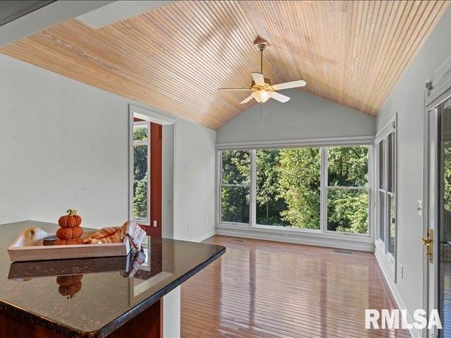 6800 Ridges Court, Bettendorf, IA 52722