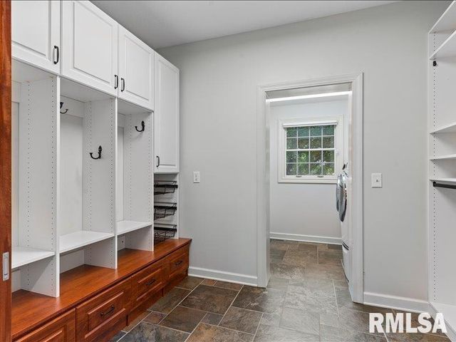 6800 Ridges Court, Bettendorf, IA 52722