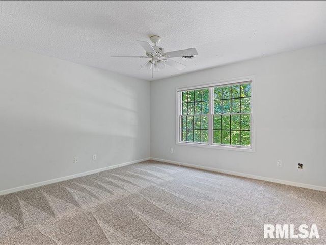 6800 Ridges Court, Bettendorf, IA 52722