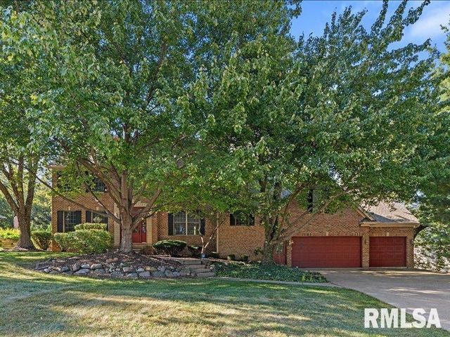 6800 Ridges Court, Bettendorf, IA 52722