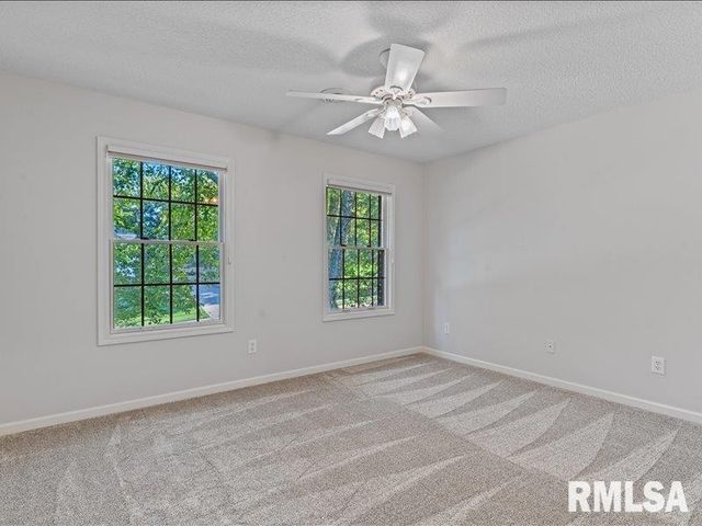 6800 Ridges Court, Bettendorf, IA 52722