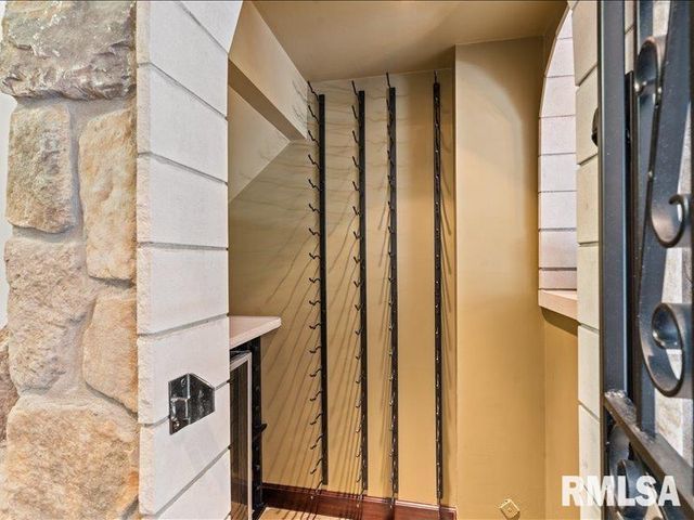 6800 Ridges Court, Bettendorf, IA 52722