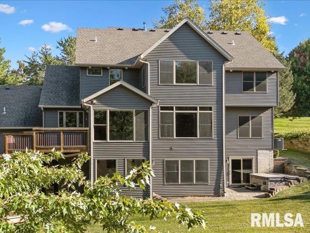 6800 Ridges Court, Bettendorf, IA 52722