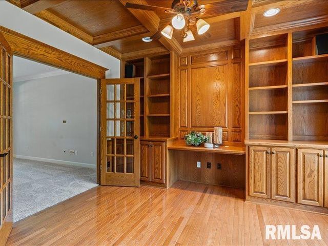 6800 Ridges Court, Bettendorf, IA 52722