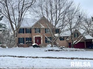 6800 Ridges Court, Bettendorf, IA 52722