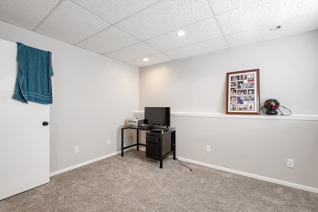 5240 E Ashton Ct, Bel Aire, KS 67220