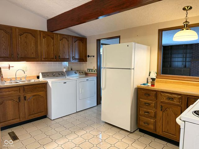 3076 Davis Drive, Indianapolis, IN 46221