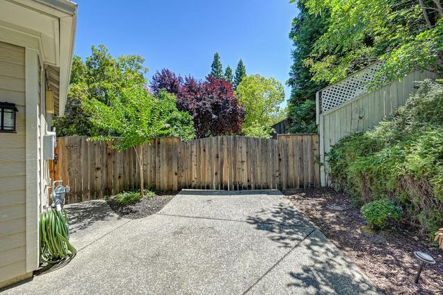 9811 Beckenham Dr, Granite Bay, CA 95746