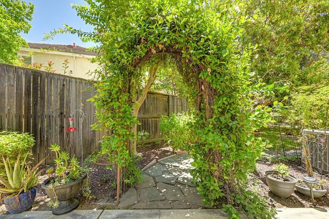 9811 Beckenham Dr, Granite Bay, CA 95746