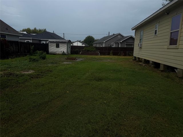 7999 Kenton Street, Houston, TX 77028