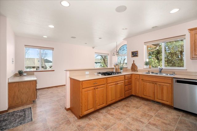 7175 S Cedar Rd, Spokane, WA 99224