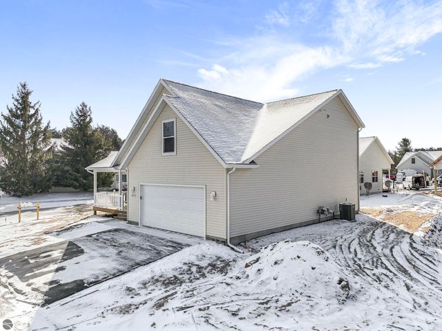 2839 Ruby Street, Traverse City, MI 49684