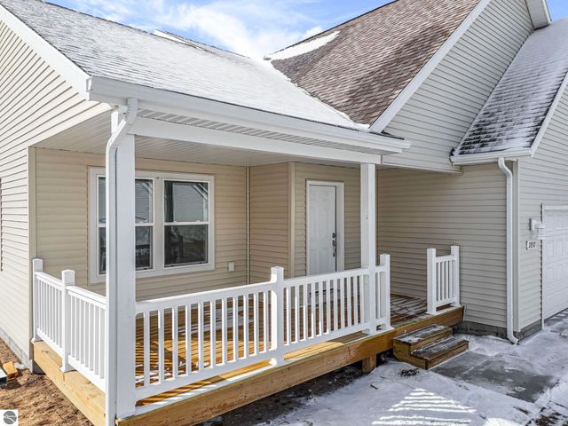 2839 Ruby Street, Traverse City, MI 49684