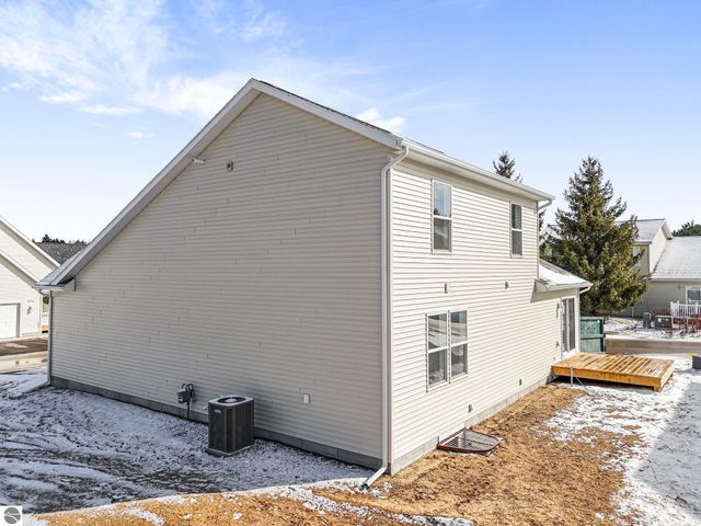 2839 Ruby Street, Traverse City, MI 49684
