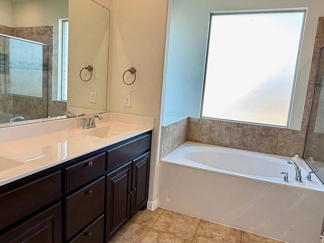 520 Pendennis Drive, Saginaw, TX 76131