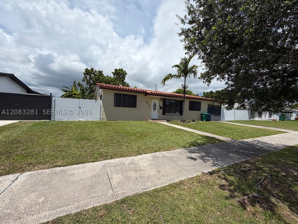 9315 Jamaica Dr, Cutler Bay, FL 33189