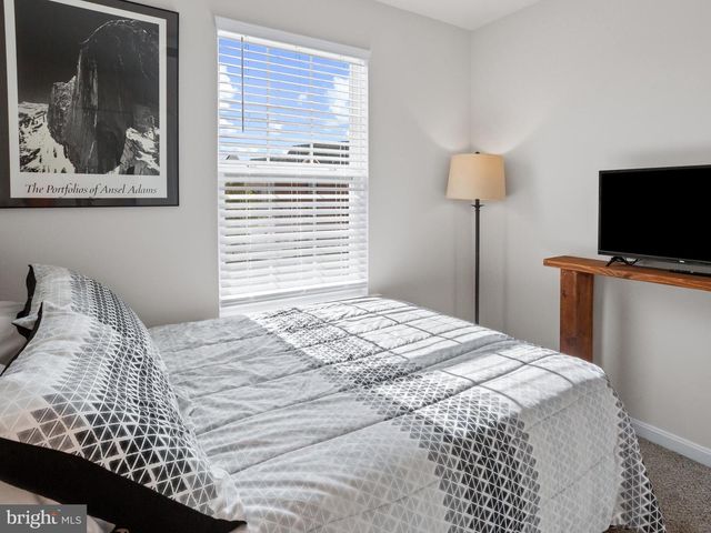 30 ARENAS CT, Capitol Heights, MD 20743