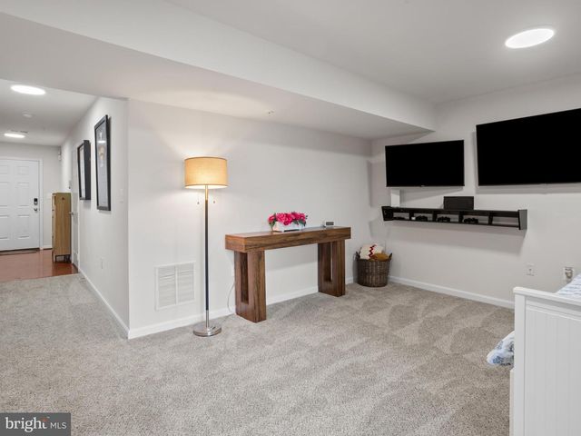 30 ARENAS CT, Capitol Heights, MD 20743