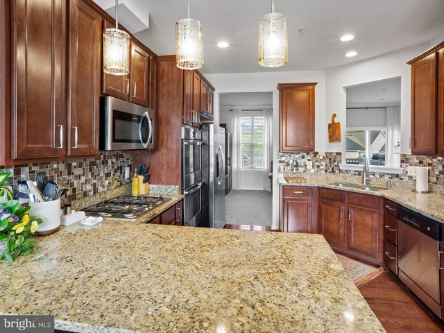 30 ARENAS CT, Capitol Heights, MD 20743