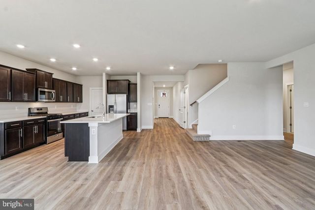 7702 BOWLES CIR, Fredericksburg, VA 22407
