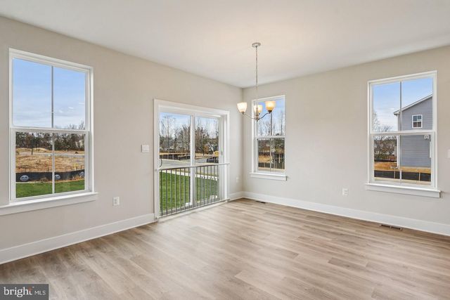 7702 BOWLES CIR, Fredericksburg, VA 22407