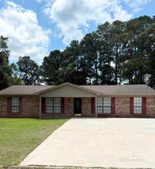 105 Avalon Street, Brewton, AL 36426