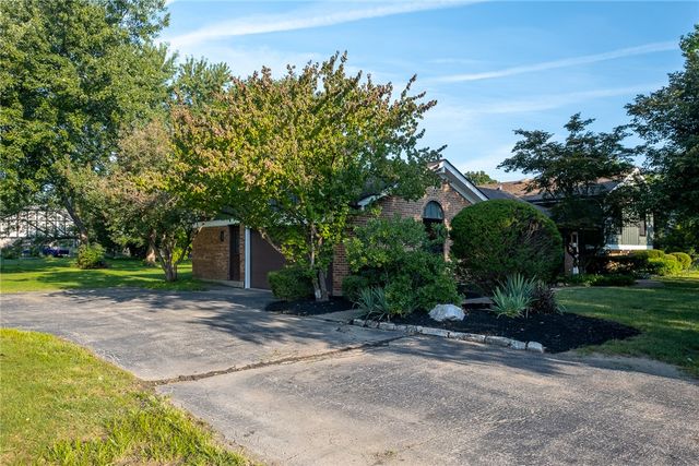 185 Bramblebush Trail, Beavercreek, OH 45440