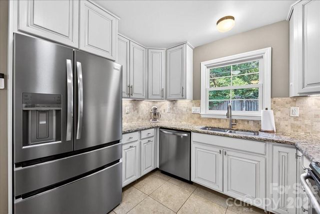 5017 Sharon View Road, Charlotte, NC 28226