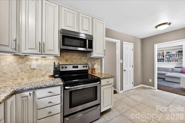 5017 Sharon View Road, Charlotte, NC 28226