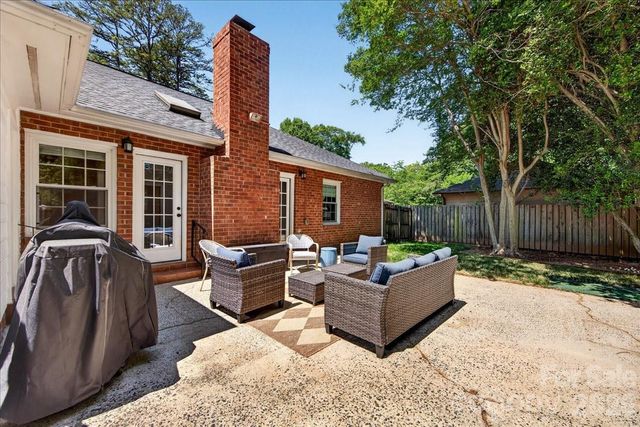 5017 Sharon View Road, Charlotte, NC 28226