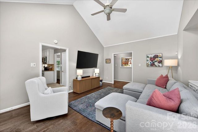 5017 Sharon View Road, Charlotte, NC 28226