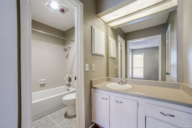 3843 Barrington St Apt 242K, San Antonio, TX 78217