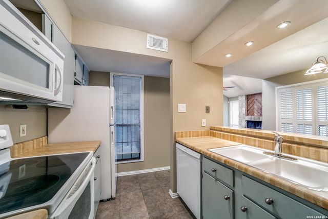 3843 Barrington St Apt 242K, San Antonio, TX 78217