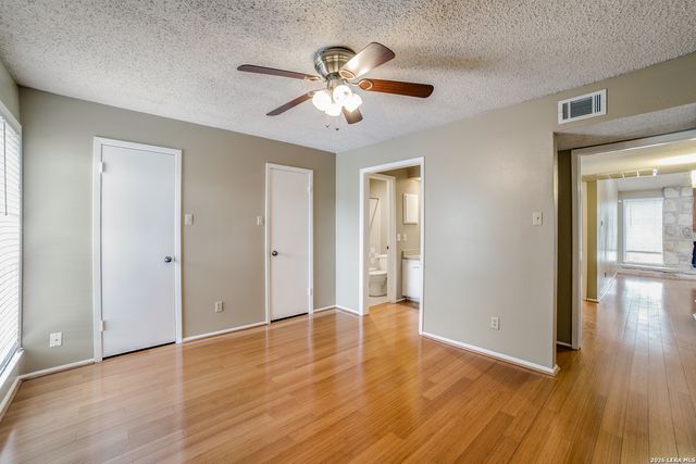 3843 Barrington St Apt 242K, San Antonio, TX 78217