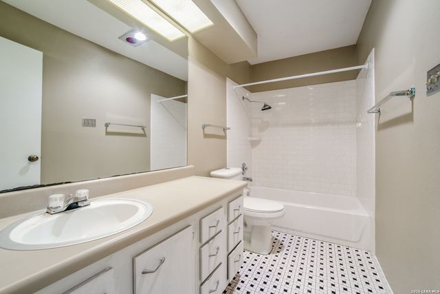 3843 Barrington St Apt 242K, San Antonio, TX 78217