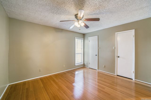 3843 Barrington St Apt 242K, San Antonio, TX 78217