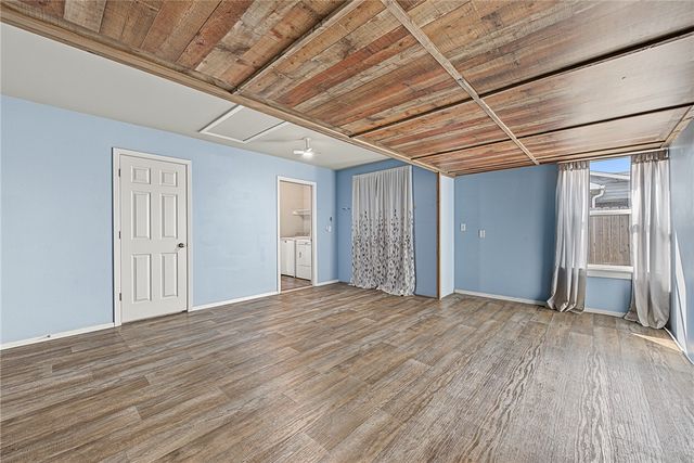 1030 Meadowridge Drive, Centerton, AR 72719