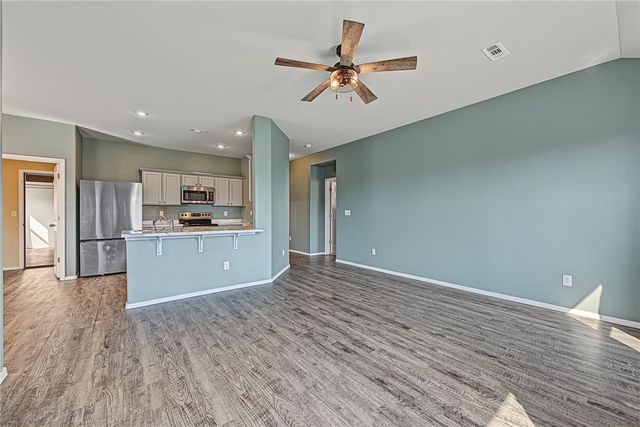 1030 Meadowridge Drive, Centerton, AR 72719