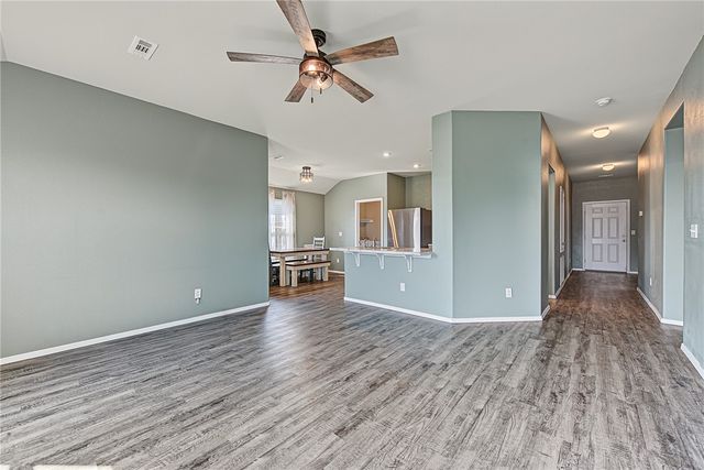 1030 Meadowridge Drive, Centerton, AR 72719