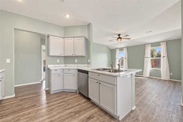 1030 Meadowridge Drive, Centerton, AR 72719