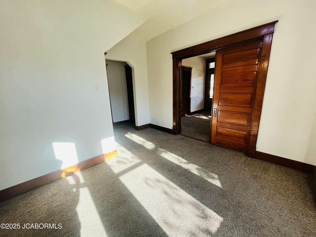 201 BUCHANAN STREET, Jefferson City, MO 65101