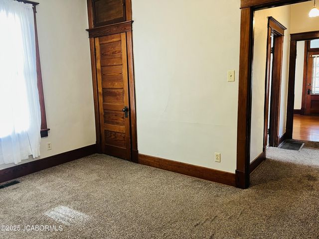 201 BUCHANAN STREET, Jefferson City, MO 65101