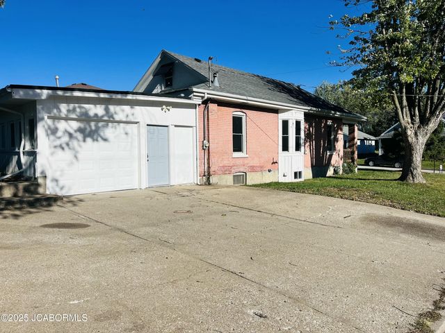 201 BUCHANAN STREET, Jefferson City, MO 65101
