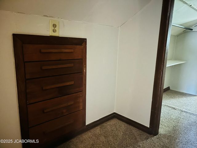 201 BUCHANAN STREET, Jefferson City, MO 65101